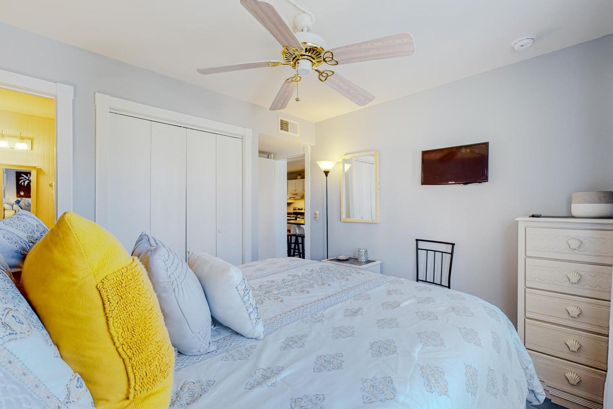 Plantation East Apartment